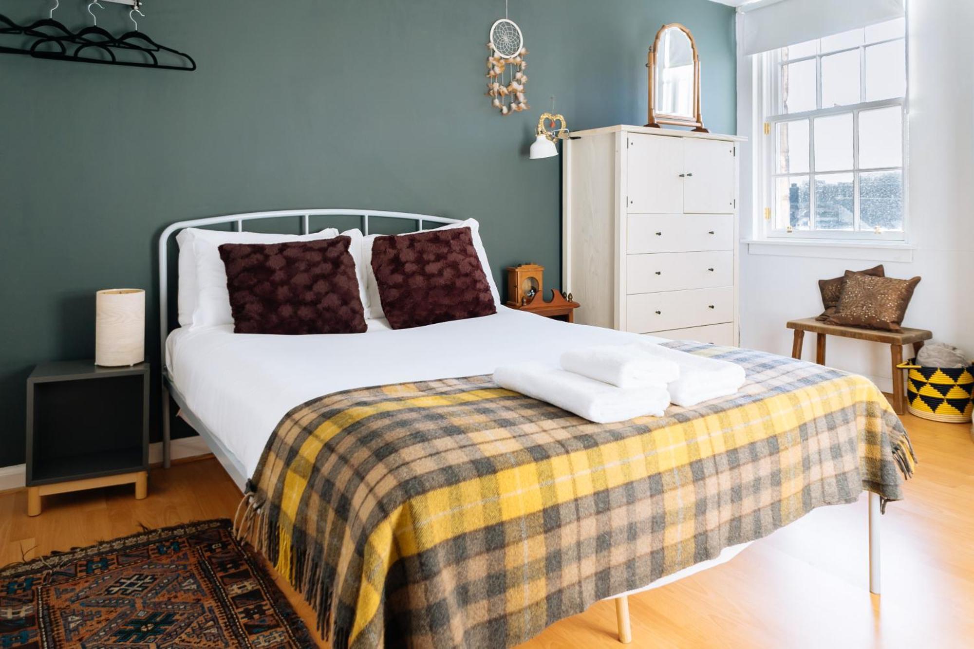 Charming 3 Bedroom In The Heart Of Vibrant Old Town Appartement EDI